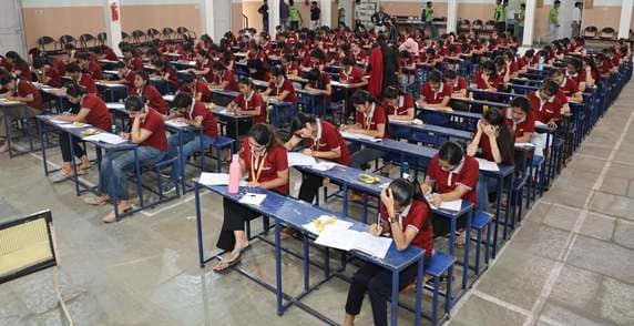  JEE Advanced 2025: Chapter-Wise High-Weightage Topics and Revision Strategies to Crack the Hardest Engineering Entrance
